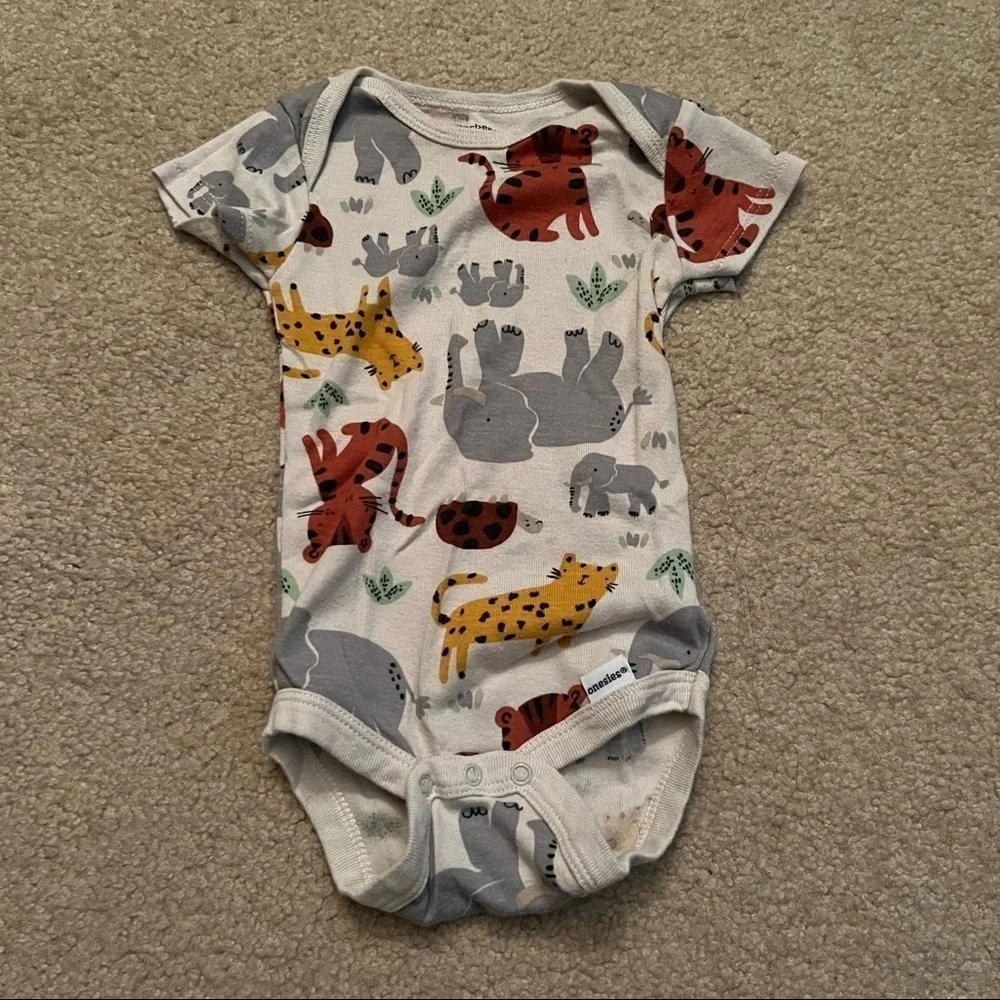 Gerber Onesies- Bundle‎ of 4